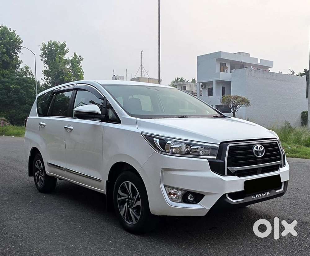 Toyota Innova Crysta 2.4g( Gx+ Mt), 2025, Diesel