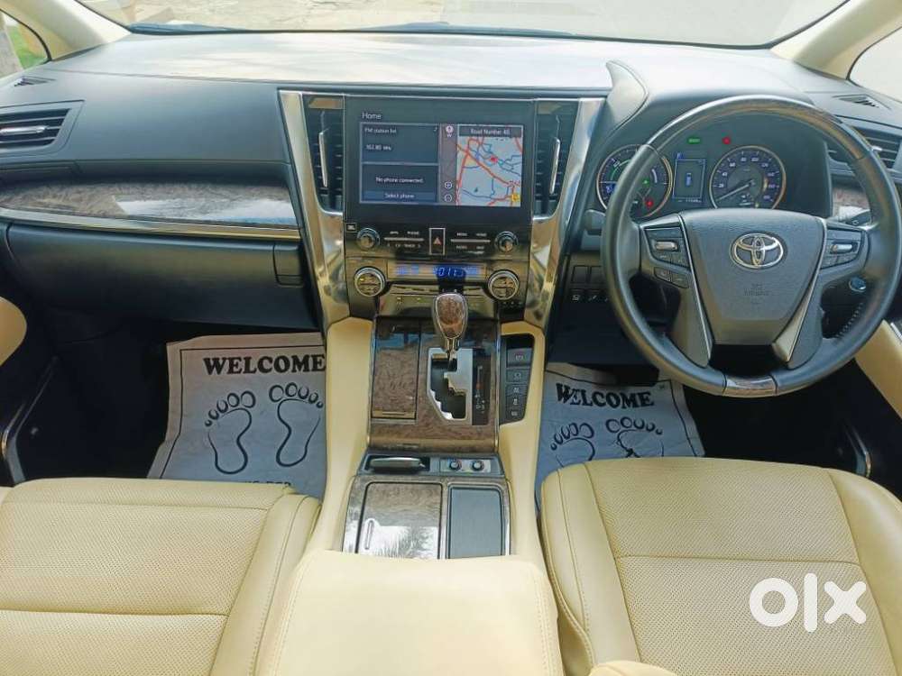 Toyota Vellfire 2.5 Executive Lounge, 2023, Petrol