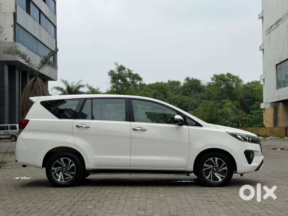 Toyota Innova Crysta [2020-ongoing] 2.4 Vx 8 Str, 2022, Diesel