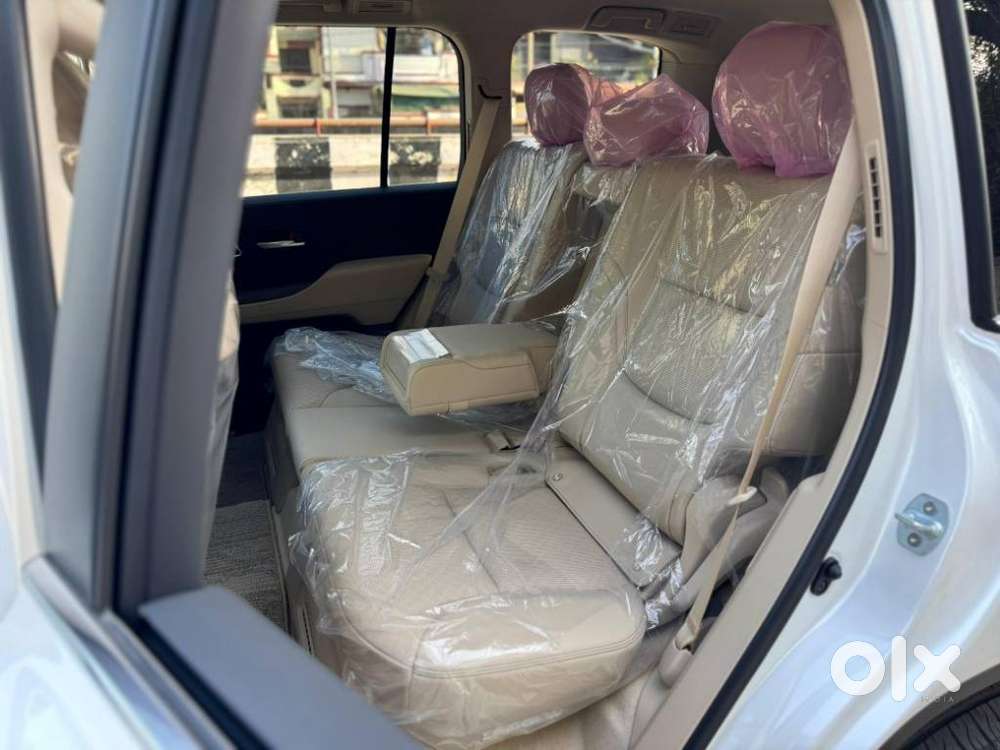 Toyota Land Cruiser Zx Petrol, 2025, Petrol