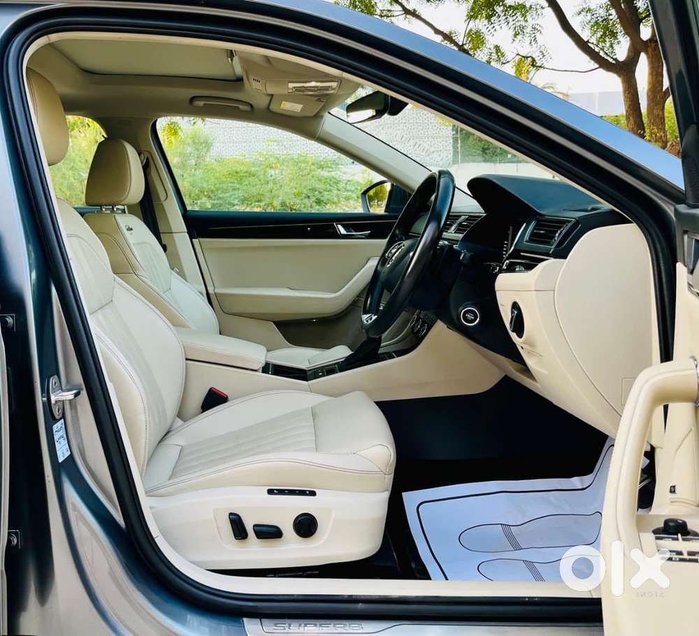 Skoda Superb 2.0 L&k Tsi At, 2023, Petrol