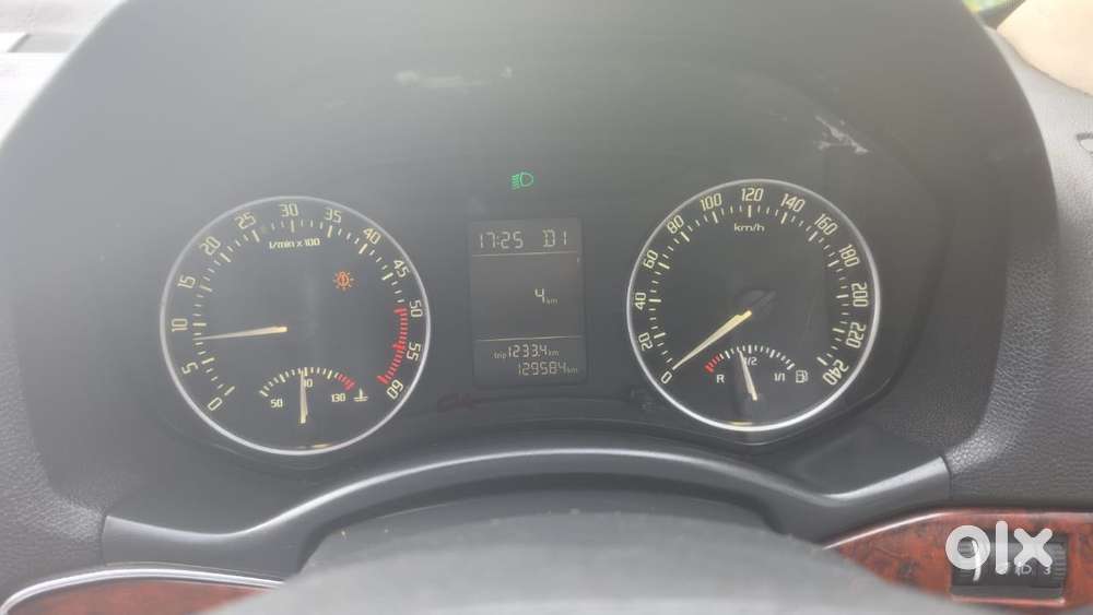 Skoda Laura Skoda-laura-laura-elegance-1.9-tdi--at, 2012, Diesel