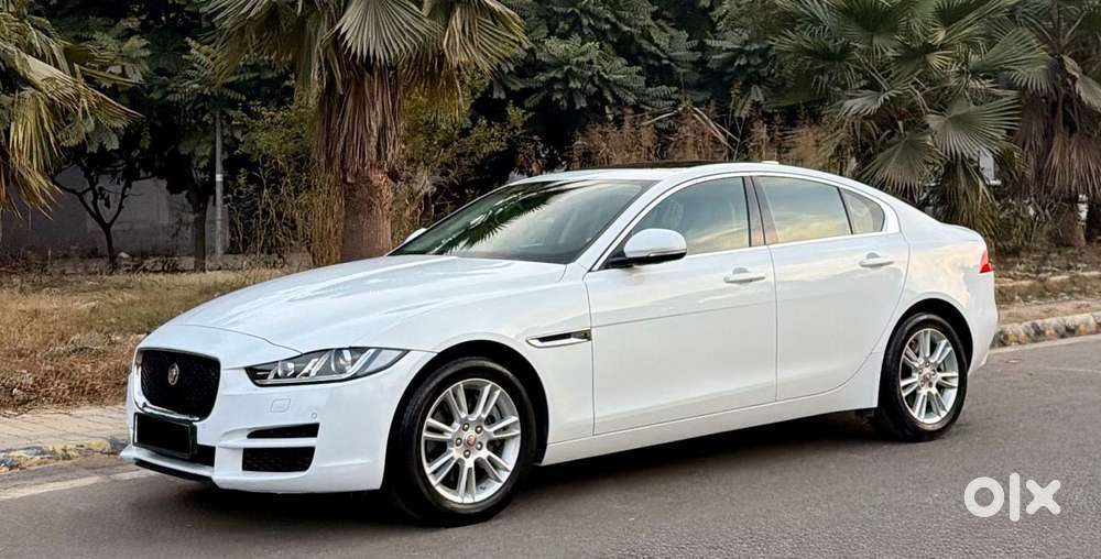 Jaguar Xe Portfolio, 2019, Petrol