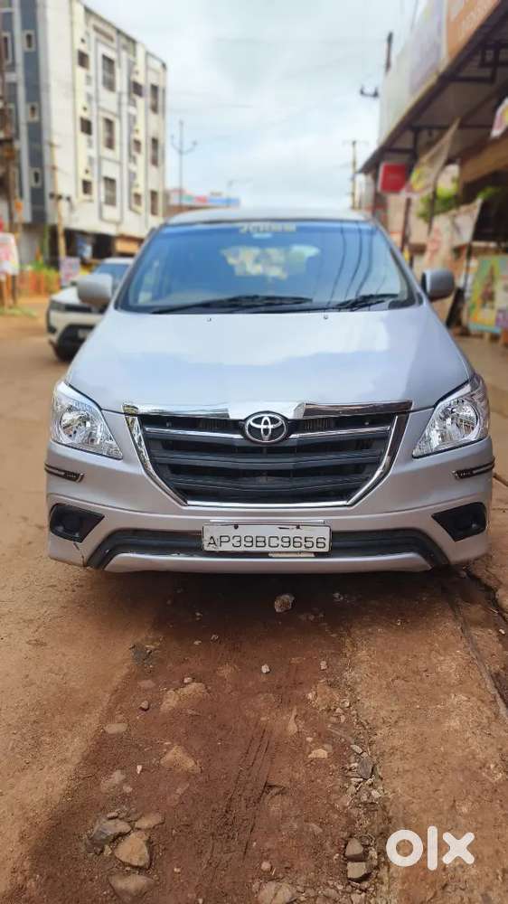 Toyota Innova 2012 Diesel Well Maintained