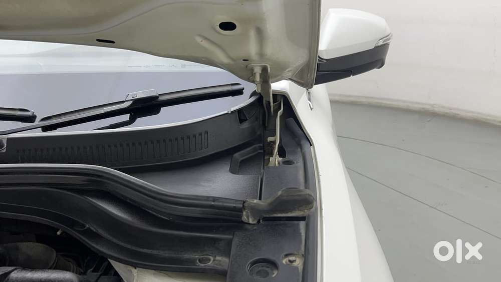 Mahindra Xuv700 2.0 Ax 7 Petrol At Luxury Pack Str, 2021, Petrol