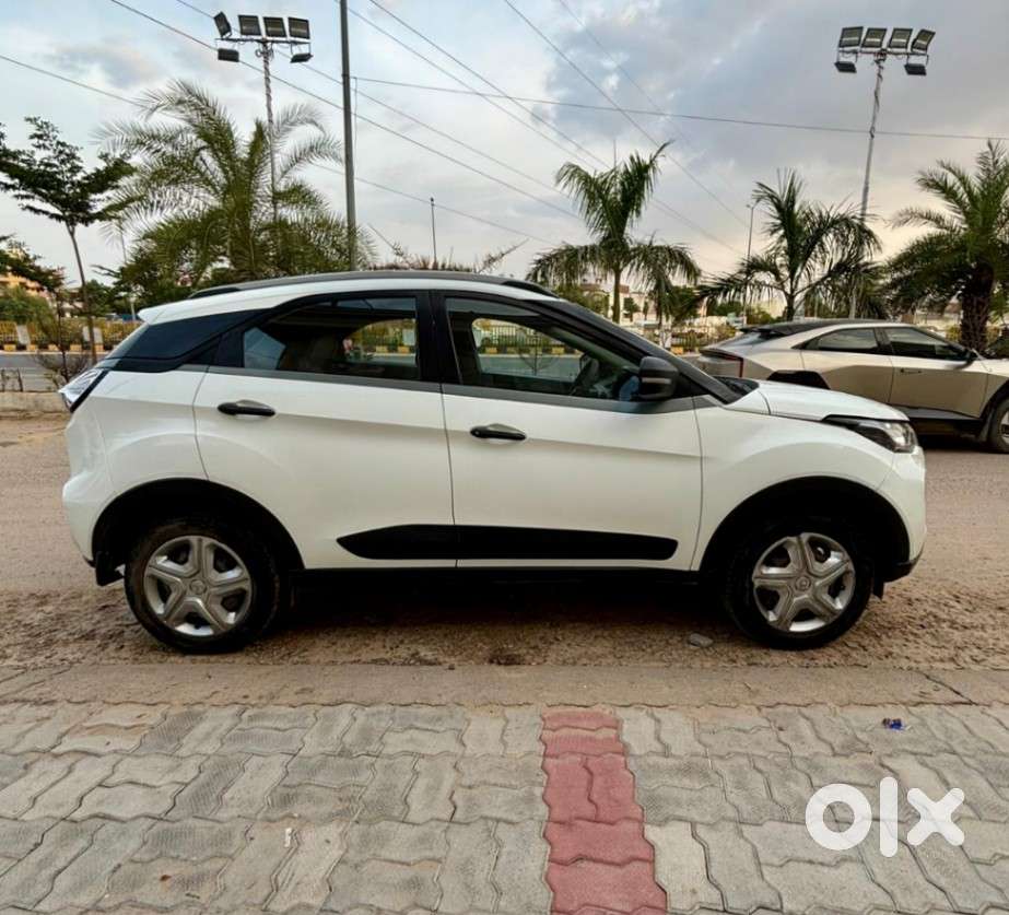 Tata Nexon 1.2 Revotron Xm, 2020, Cng & Hybrids
