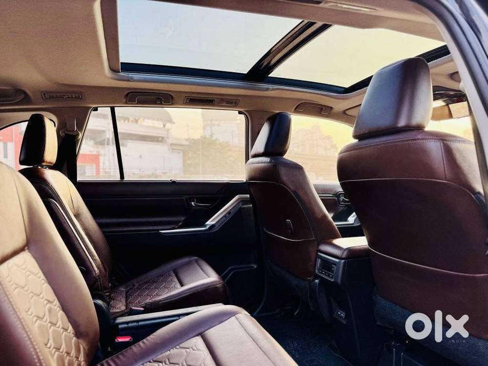 Toyota Innova Hycross 2.0 Zx (o) Hybrid 7 Str, 2024, Petrol