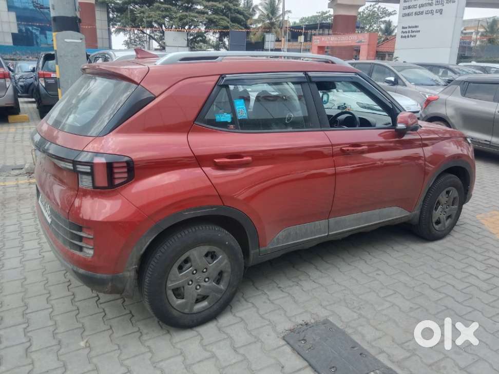 Hyundai Venue Sx Mt, 2023, Petrol