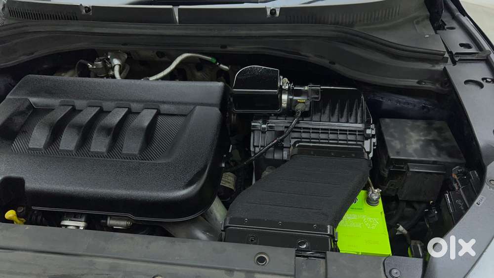 Mahindra Xuv700 2.2 Ax 7 Diesel At Luxury Pack Str, 2021, Diesel