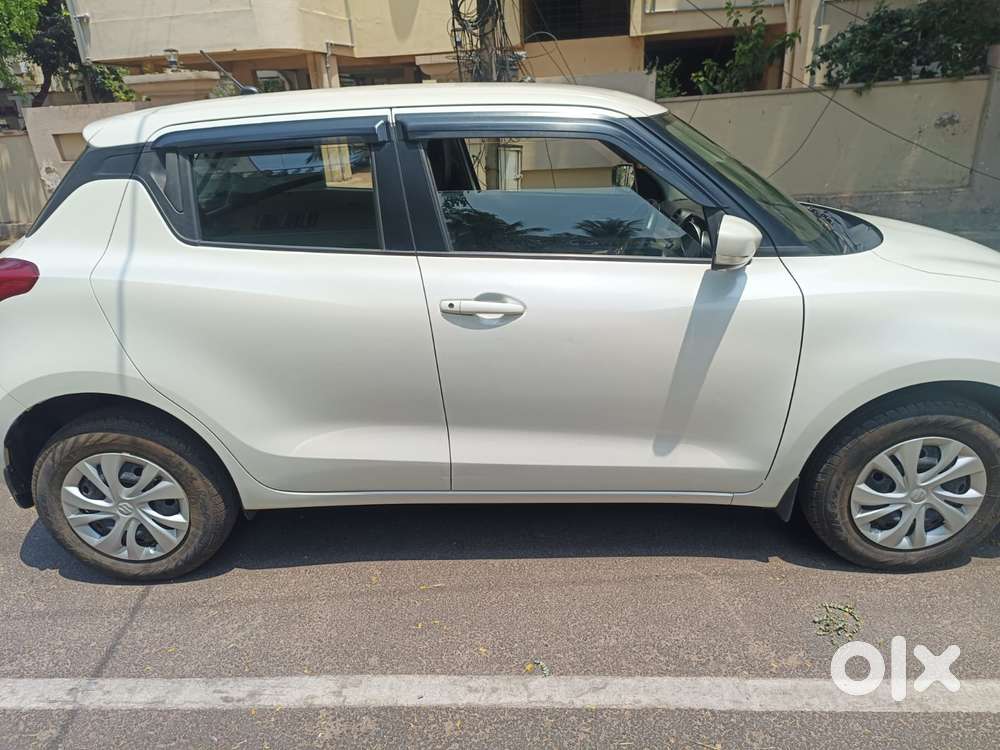 Maruti Suzuki Swift Vxi + Manual, 2023, Petrol