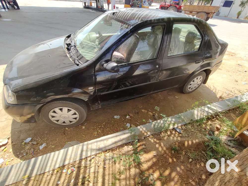 Mahindra Logon Petrol Vehicle