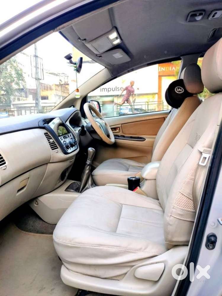 Toyota Innova 2.5 G (diesel) 8 Seater Bs Iv, 2013, Diesel