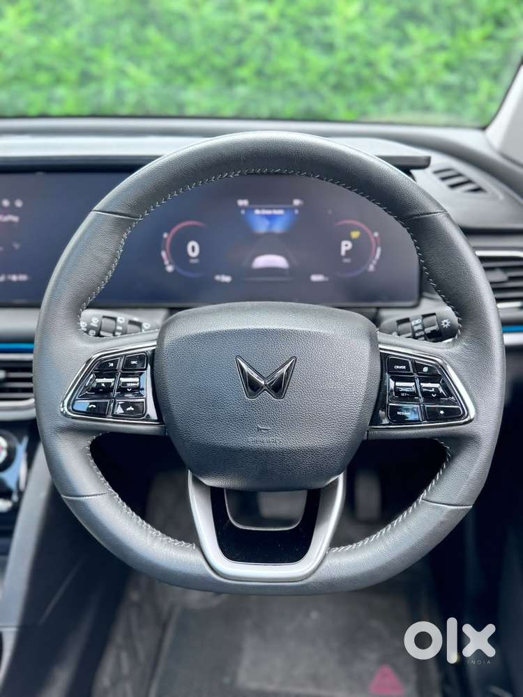 Mahindra Xuv700 2.2 Ax 7 Diesel At Str Awd, 2026, Diesel