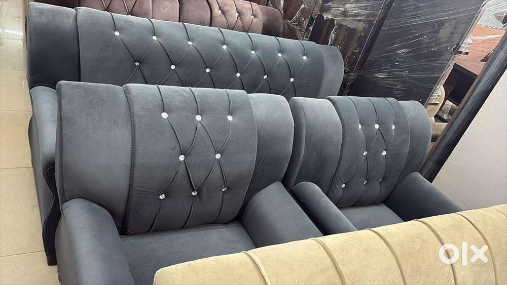 11900/-New Design 5 setar Sofa Wholesale price Finance available