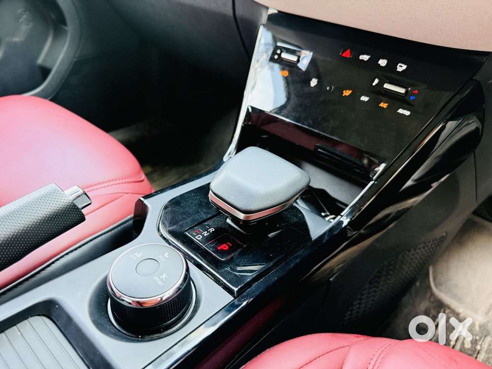 Tata Nexon Creative Plus 1.2 Revotron Petrol 7dca, 2025, Petrol