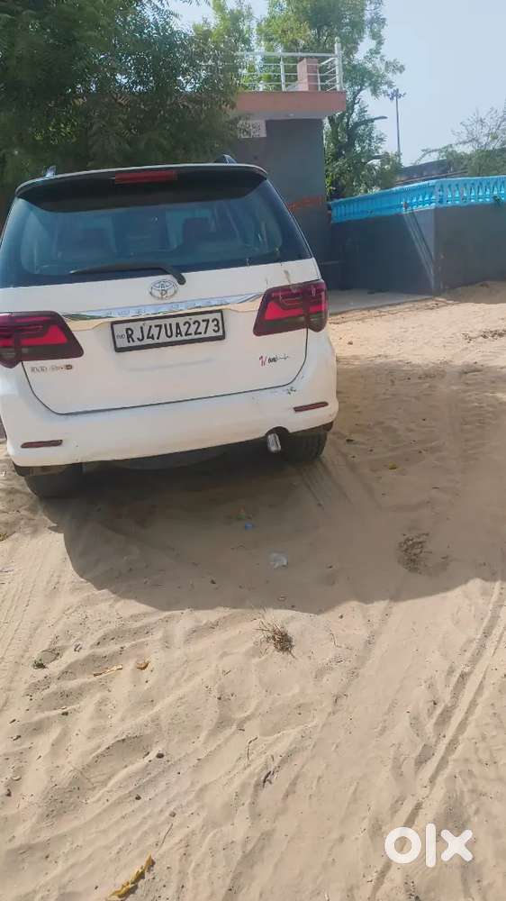 Toyota Fortuner Legender 2014 Diesel 235000 Km Driven