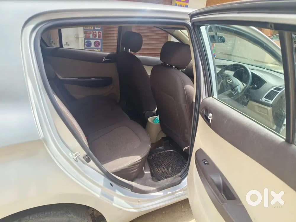 Hyundai I20 Sportz Petrol 2011