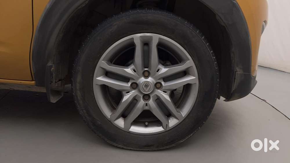 Renault Triber Rxz, 2020, Petrol