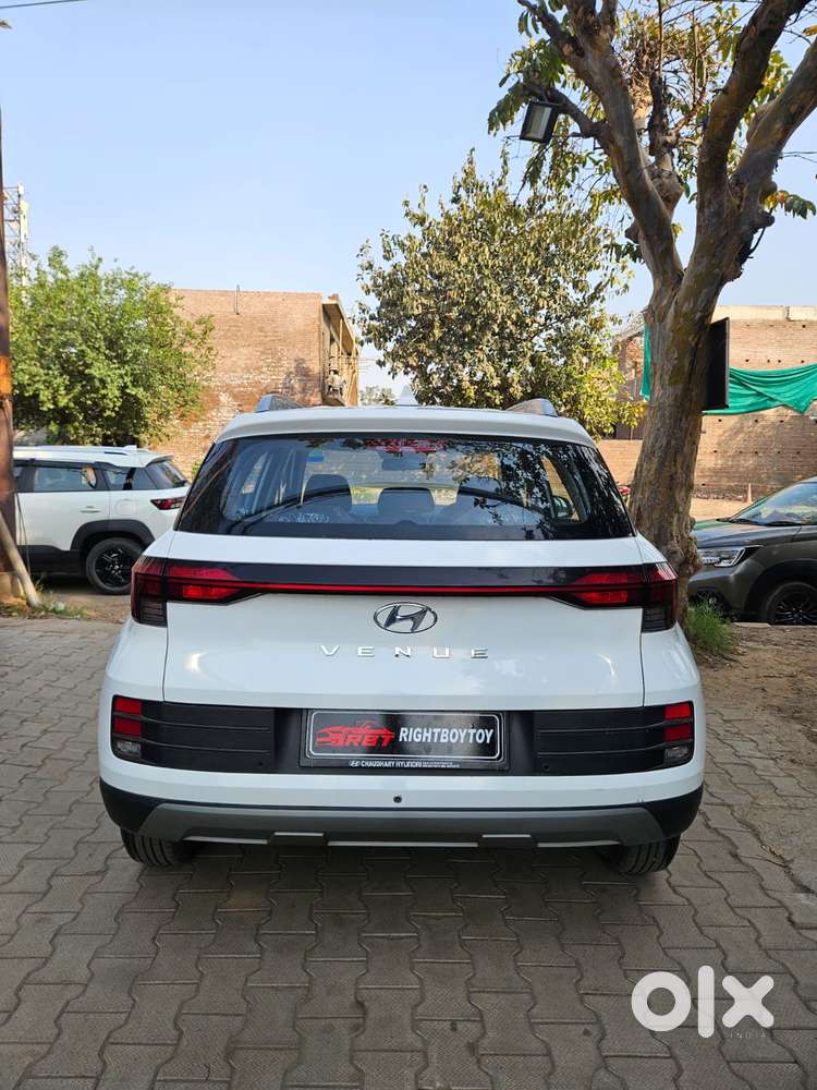 Hyundai Venue S 1.2 Petrol, 2024, Petrol