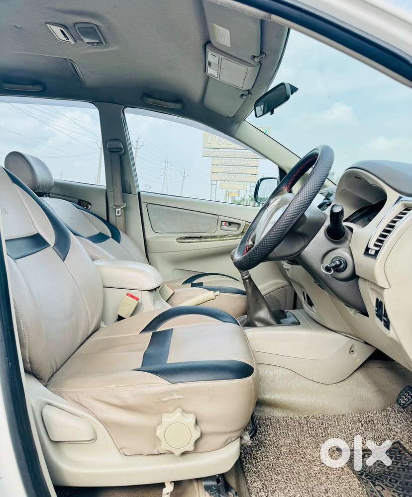 Toyota Innova 2.5 G (diesel) 8 Seater, 2014, Diesel