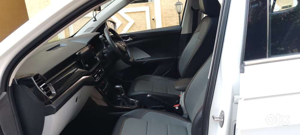 Skoda Kushaq 1.0 Tsi Style, 2023, Petrol