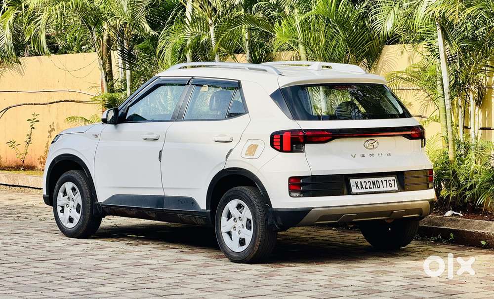 Hyundai Venue, 2023, Petrol