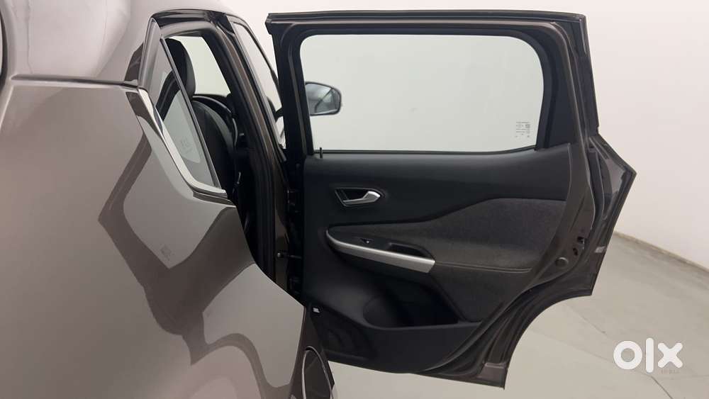 Nissan Magnite 1.0 Xv Premium Turbo Cvt (o), 2021, Petrol