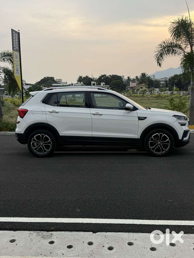 Skoda Kushaq 1.0 Tsi Style, 2023, Petrol
