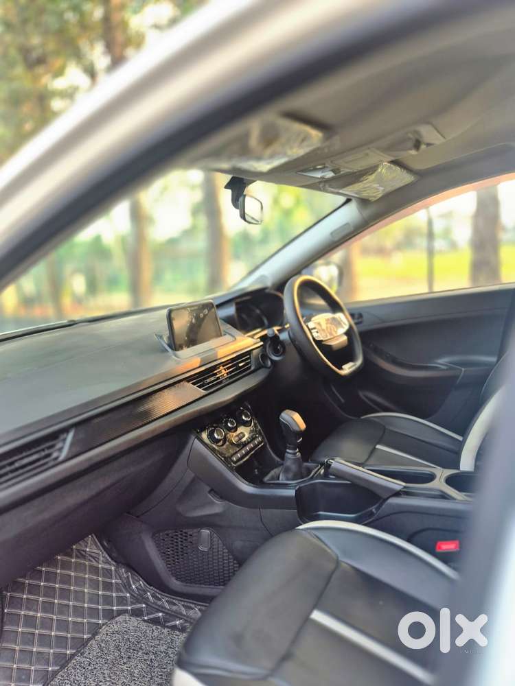 Tata Nexon Smart Plus1.2 Revotron Petrol 5 Mt, 2024, Petrol