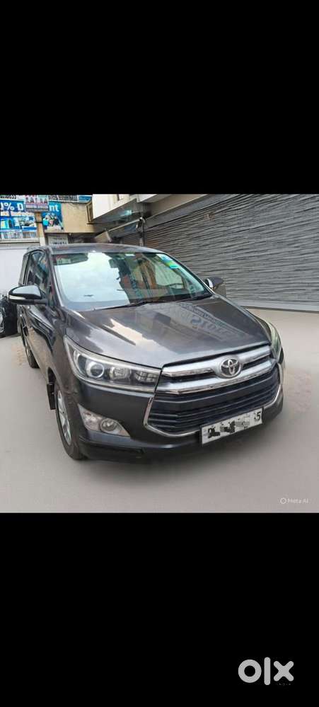 Toyota Innova Crysta 2.4 V 7 Str, 2016, Petrol