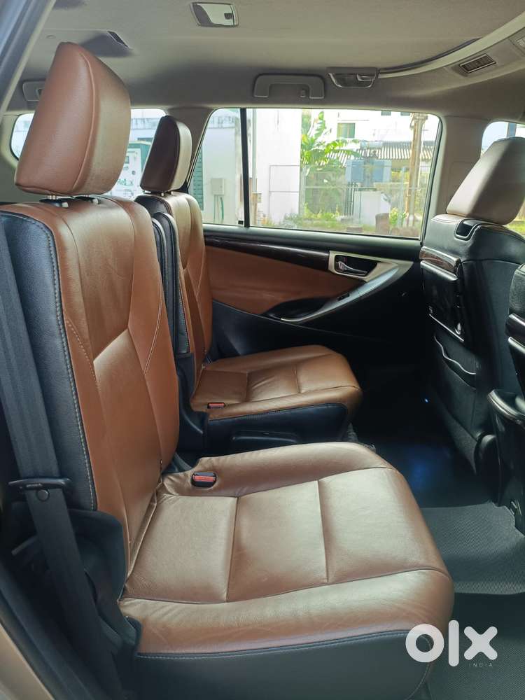 Toyota Innova Crysta 2.8z Automatic, 2016, Diesel