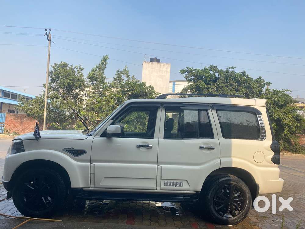 Mahindra Scorpio 2016 Diesel Well Maintained