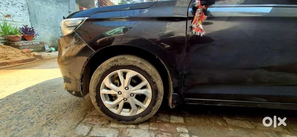 Honda Amaze 2019 Top Varient Petrol 65000 Km Driven