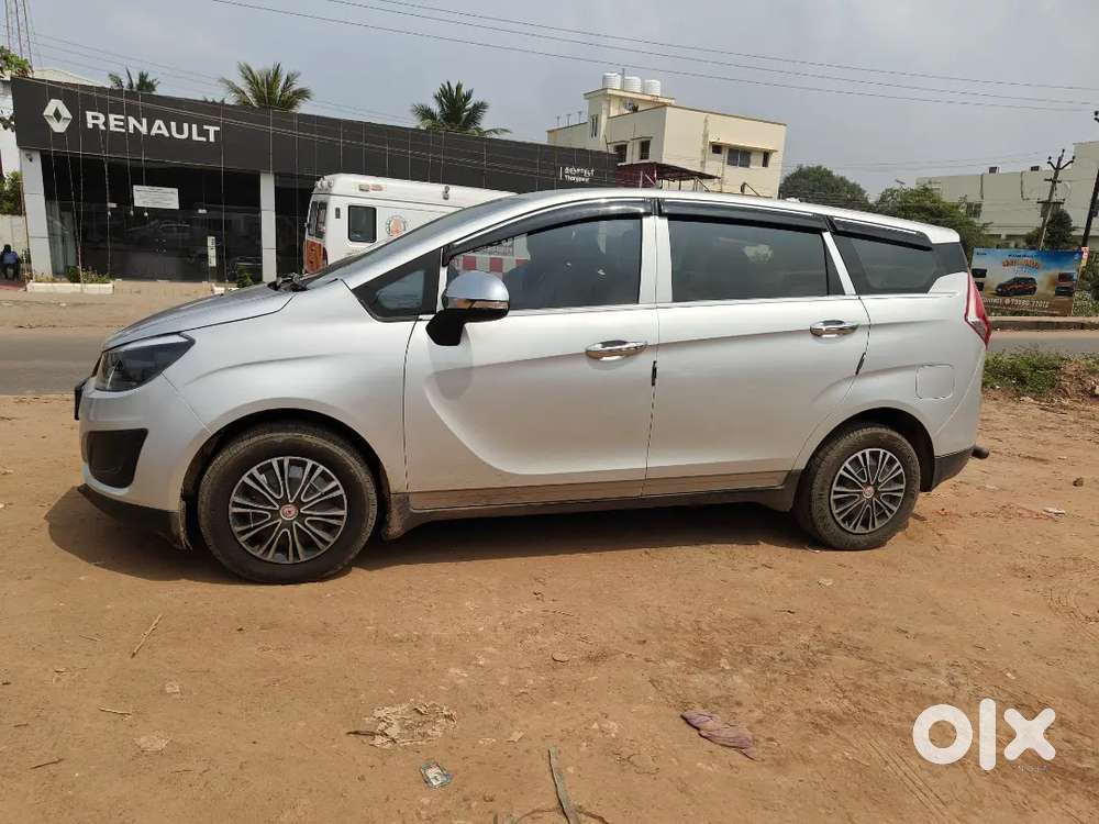 Mahindra Marazzo 2023 Diesel 87000 Km Driven