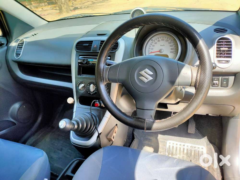 Maruti Suzuki Ritz Vxi, 2011, Petrol