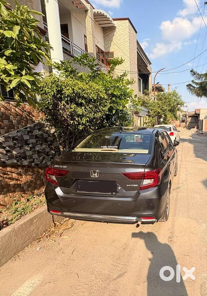Honda Amaze 2024 Petrol Well Maintained