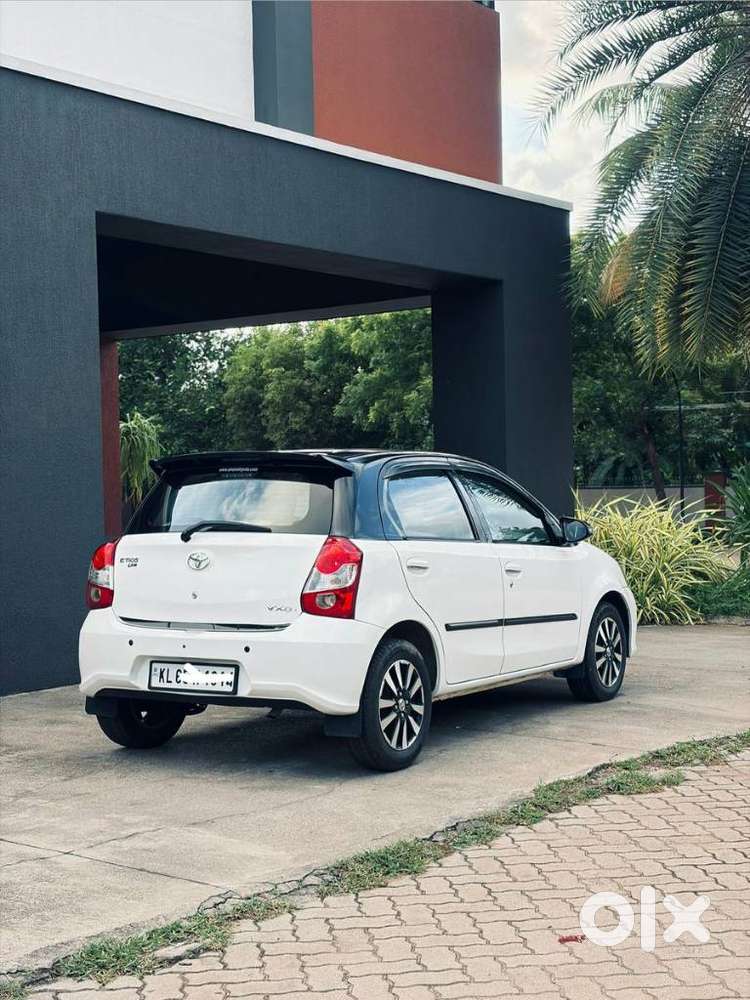 Toyota Etios Liva Vxd Dual Tone, 2018, Diesel