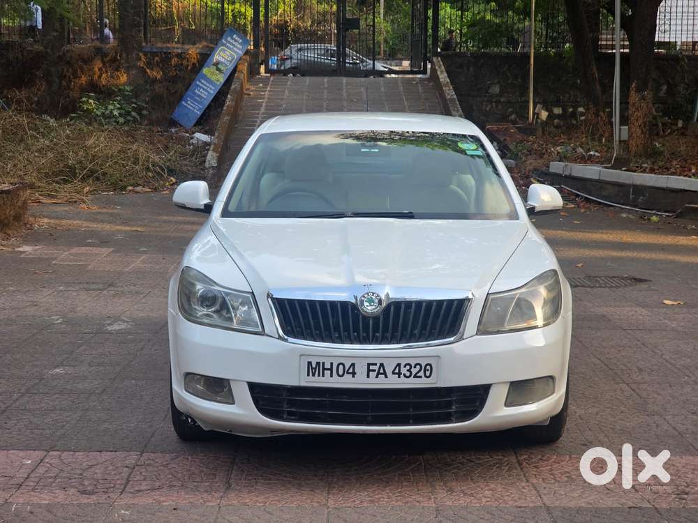 Skoda Laura Ambiente 2.0 Tdi Cr Manual, 2011, Diesel