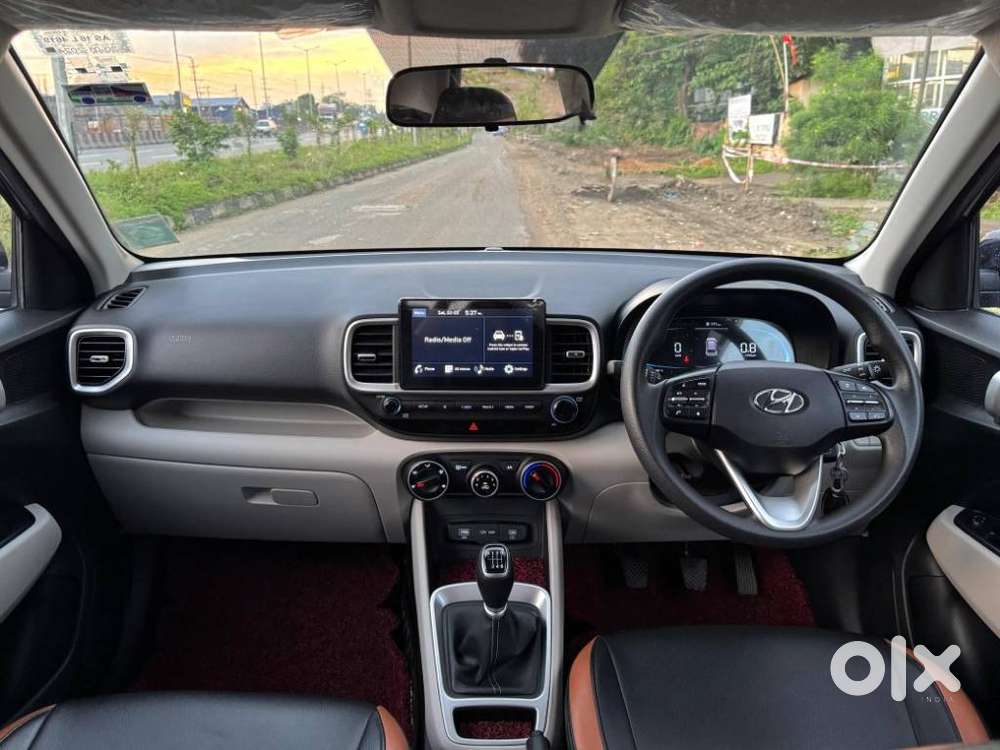 Hyundai Venue S (o) 1.0 Turbo Mt, 2024, Petrol
