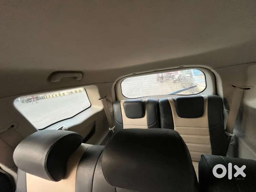 Mahindra Xuv 500 W10 2015 (red) Top Notch Condition