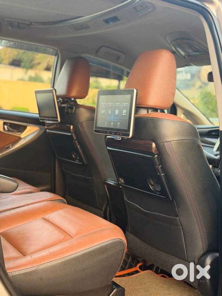 Toyota Innova Crysta 2.8z Automatic, 2018, Diesel