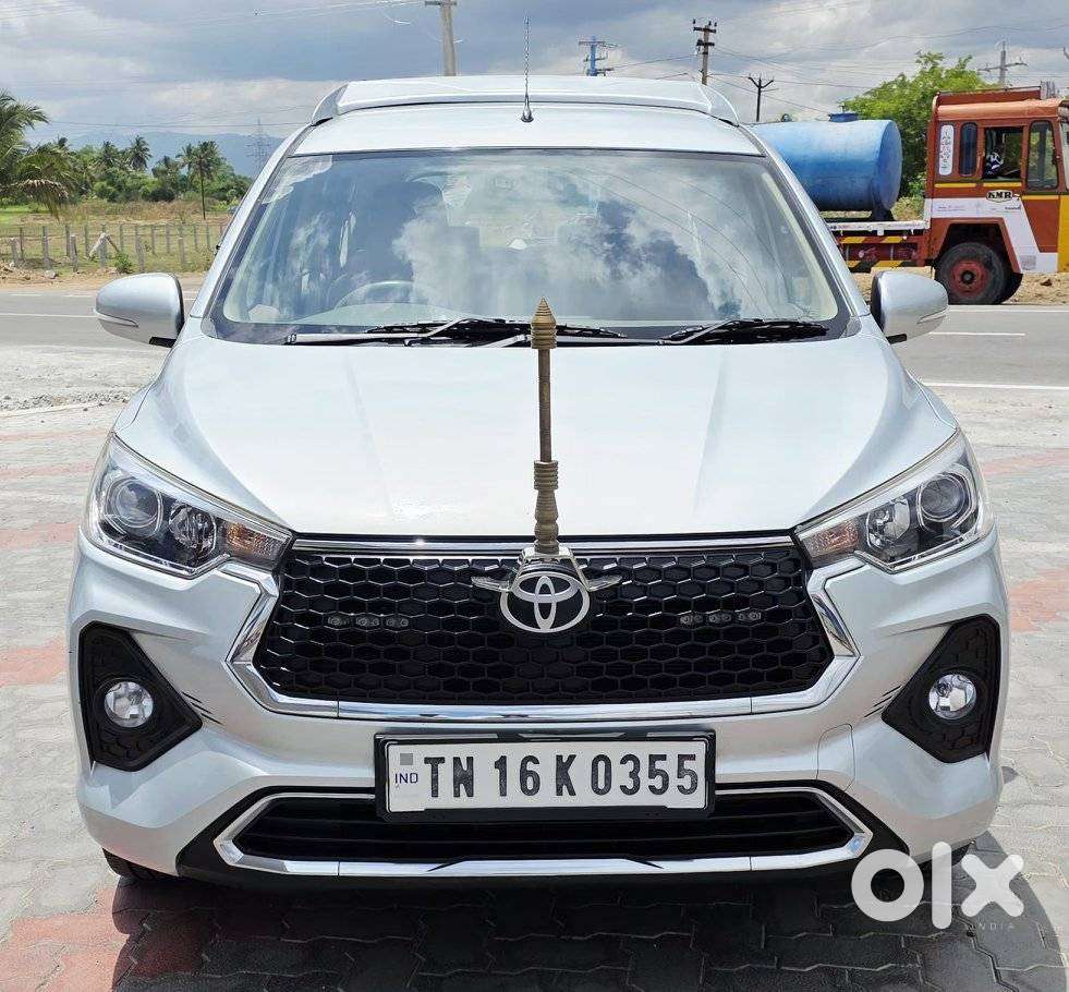 Toyota Rumion V Mt, 2023, Petrol