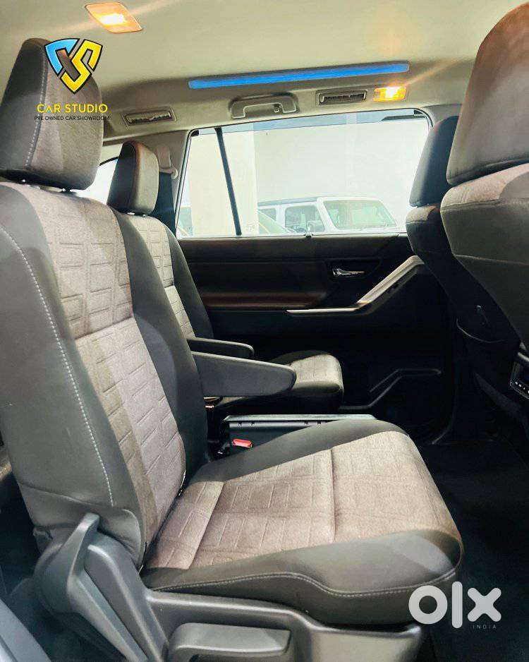 Toyota Innova Hycross 2.0 Vx Hybrid 7 Str, 2023