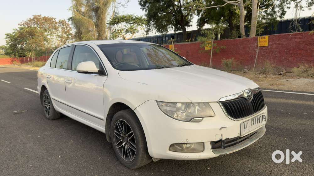 Skoda Superb Lk 2.0 Tdi At, 2012, Diesel