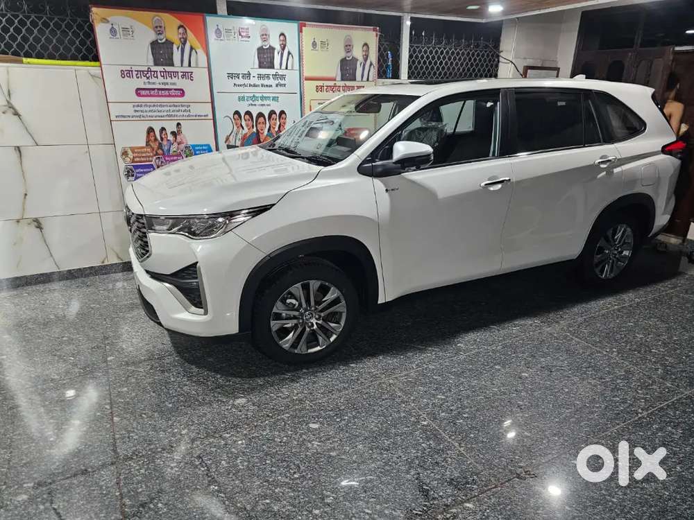 Toyota Innova Hycross 2026 Year