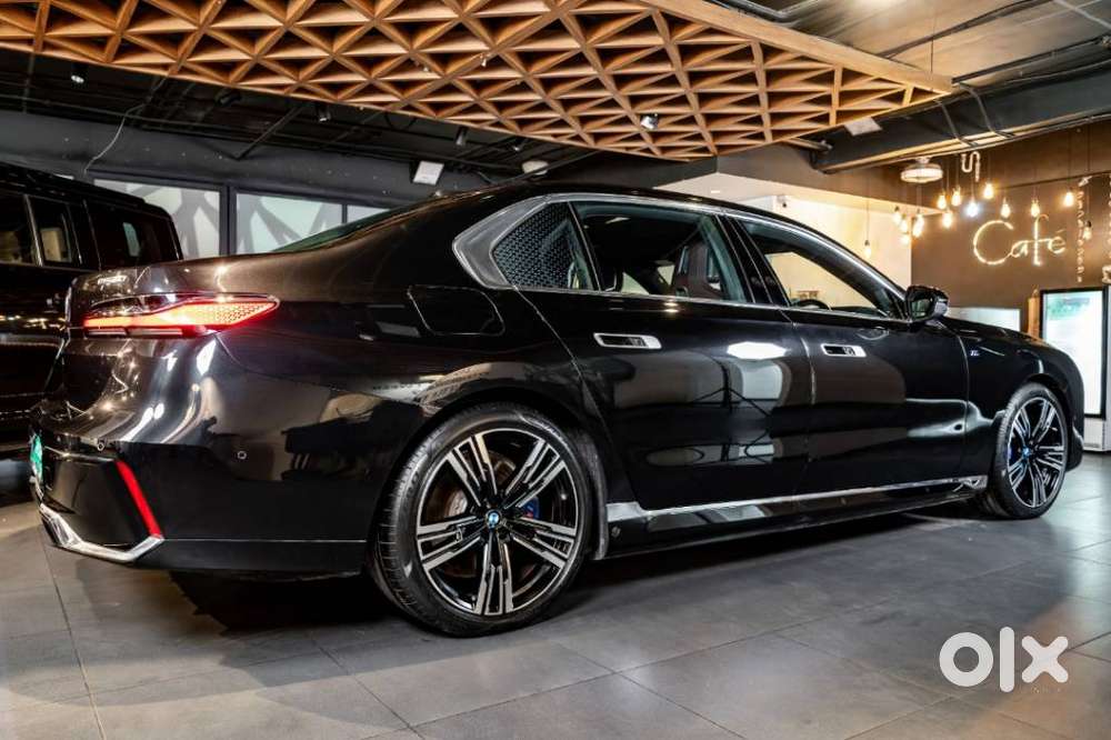 Bmw I7 Xdrive60, 2024, Electric