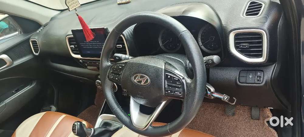 Hyundai Venue 2022 Petrol 97158 Km Driven