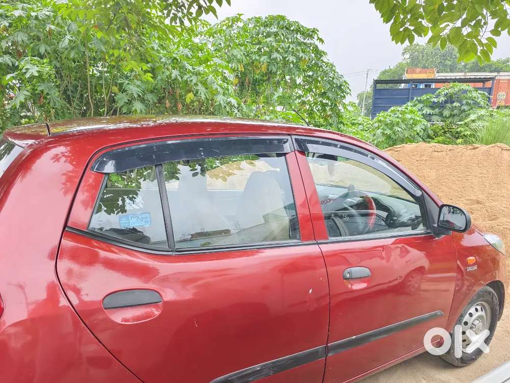 Hyundai I10 2013  Gari Bahut Kam Chali Hui Hai