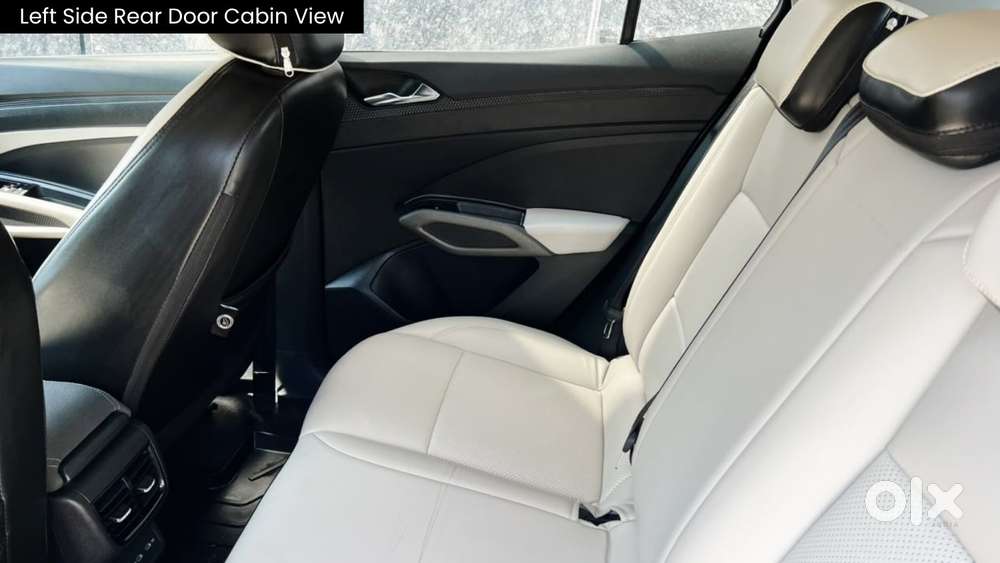 Skoda Kylaq Signature At, 2026, Petrol