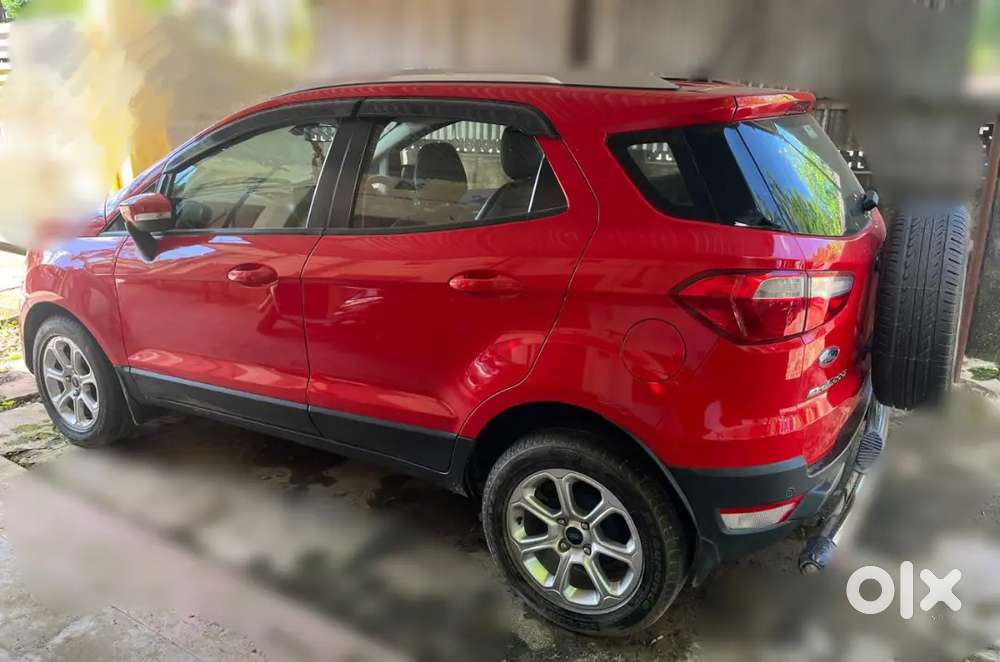 Ford Ecosport 2017 Variant Top Model With Sunroof And Six Airbag.